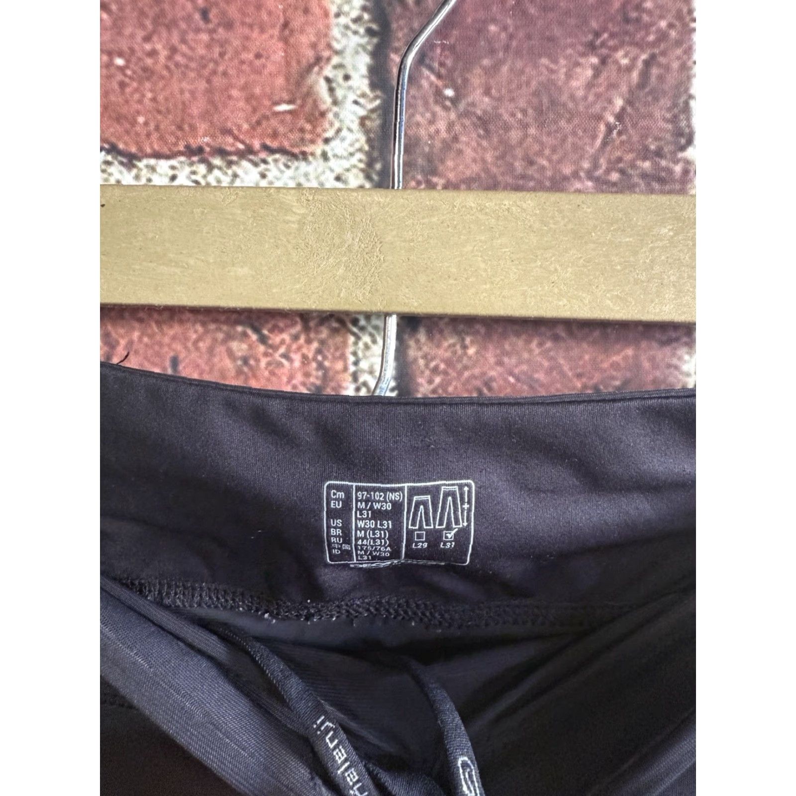 Vintage VINTAGE Decathlon Kalenji Mens Black Cropped Cycling Leggings W/ Drawstring 30 x 31 Size ONE SIZE - 3 Thumbnail