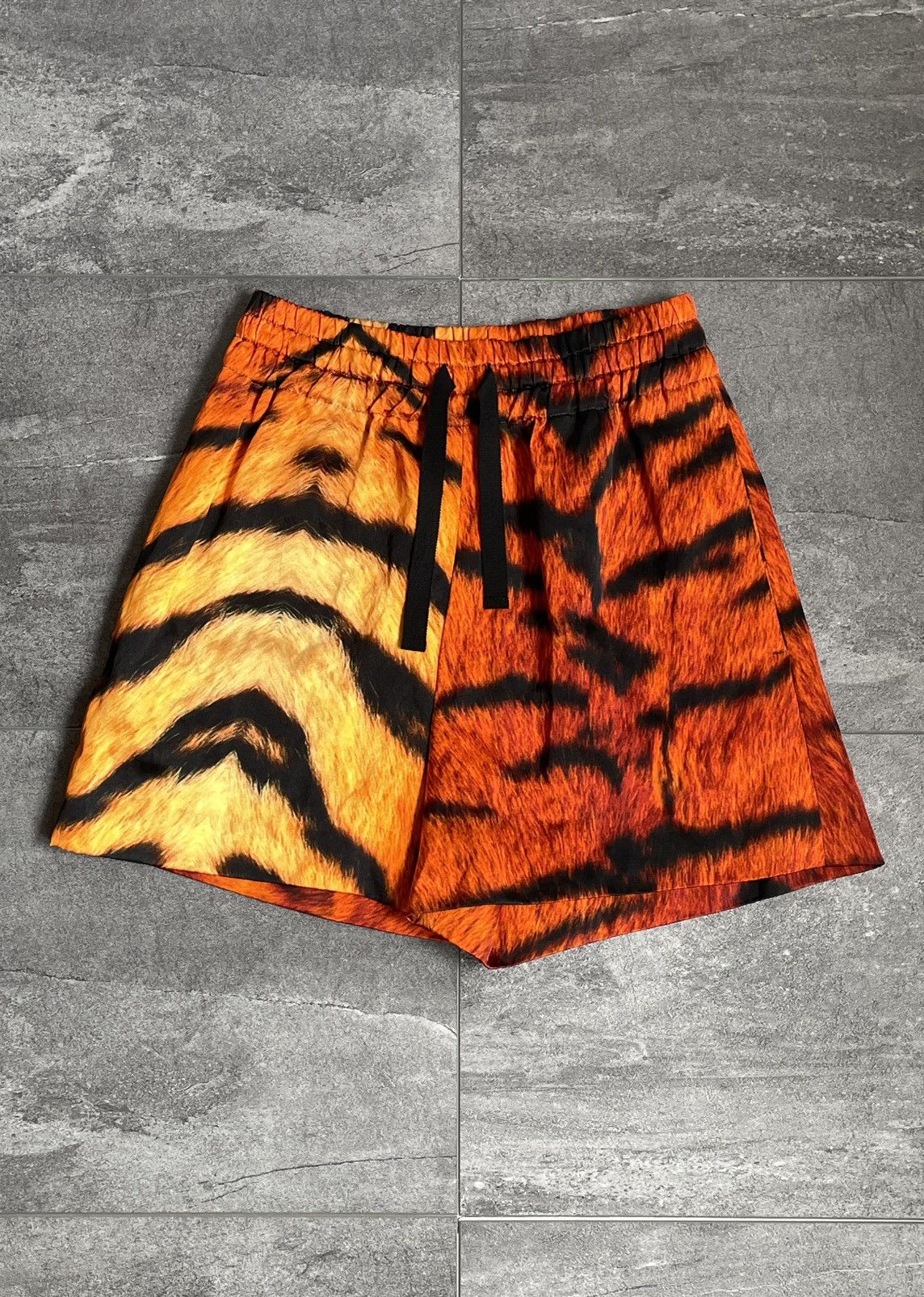 Dries Van Noten Dries Van Noten Tiger Pattern Women’s Shorts, Size 34 Size 34" / US 12 / IT 48 - 4 Thumbnail