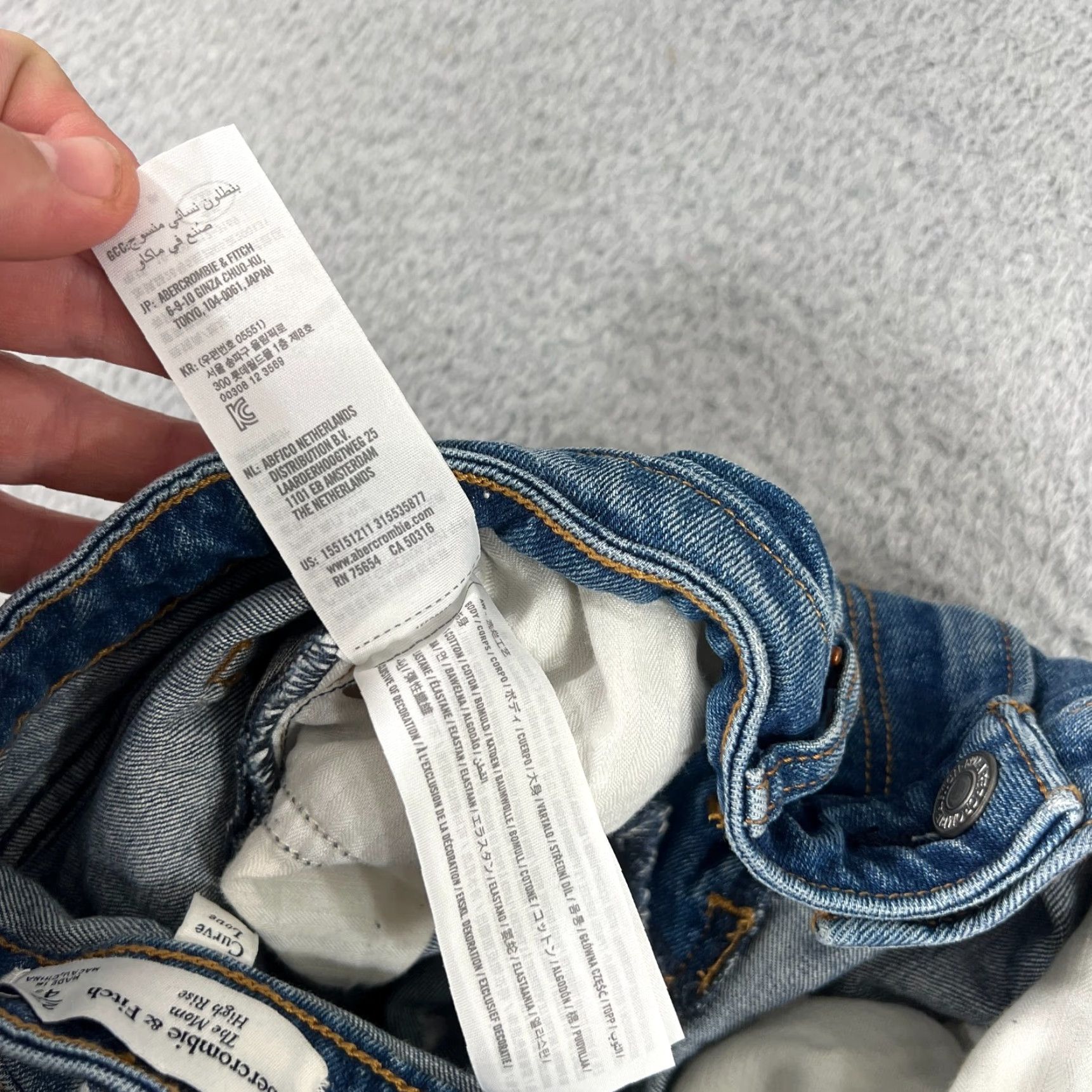 Abercrombie & Fitch VINTAGE Abercrombie & Fitch Curve Love Mom High Rise Jeans Womens Size 4 Blue Distressed Denim Size 27" / US 4 / IT 40 - 6 Thumbnail