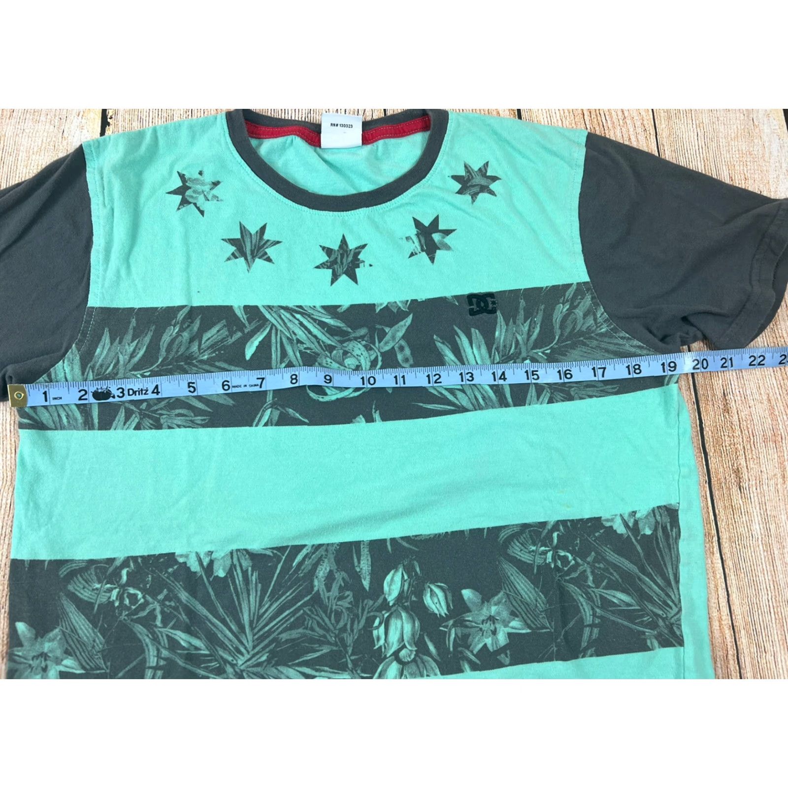 CO DC Shirt Mens Medium Green Grey Stripe Skateboarding Shirt Size US M / EU 48-50 / 2 - 6 Thumbnail