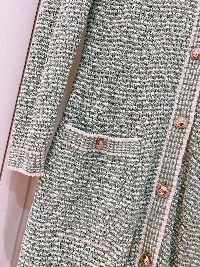 Chanel Chanel 21 Early Spring Vacation Series Green and White Col Size XXS / US 00 / IT 34 - 4 Thumbnail