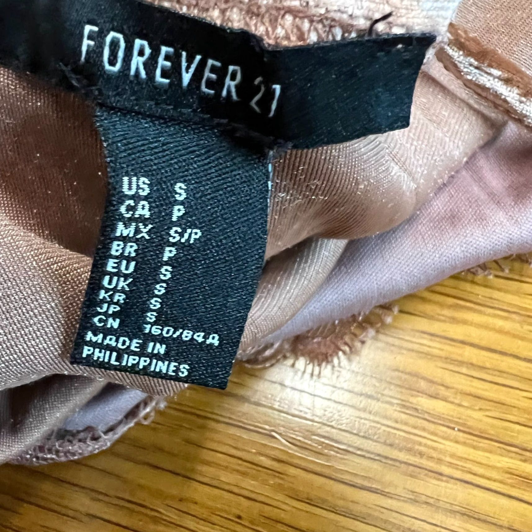 Forever 21 FOREVER 21 Tank Top Camisole S Brown Velvet Velour Sleeveless V-Neck Spaghetti Strap Womens Size S Size S / US 4 / IT 40 - 4 Thumbnail