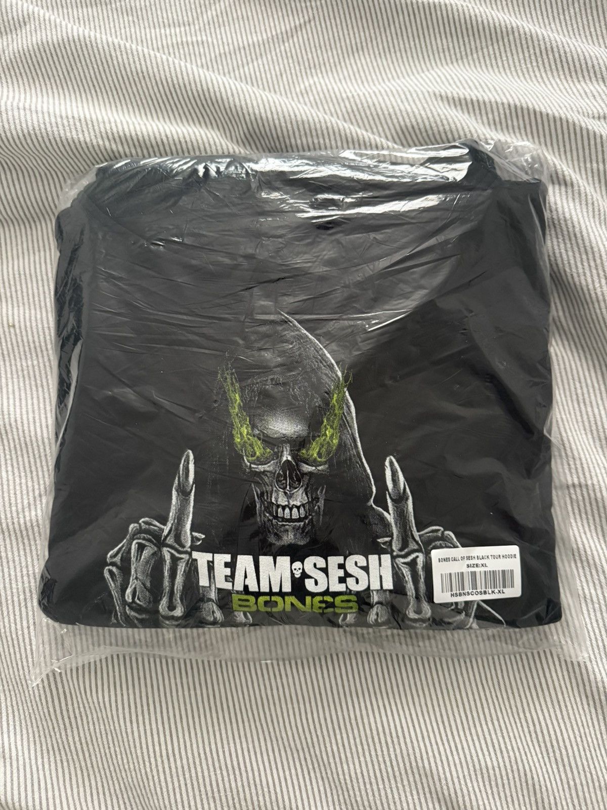 TeamSESH TeamSESH BONES GREY DAY 2025 TOUR HOODIE COD MW3 Size US XL / EU 56 / 4 - 1 Thumbnail