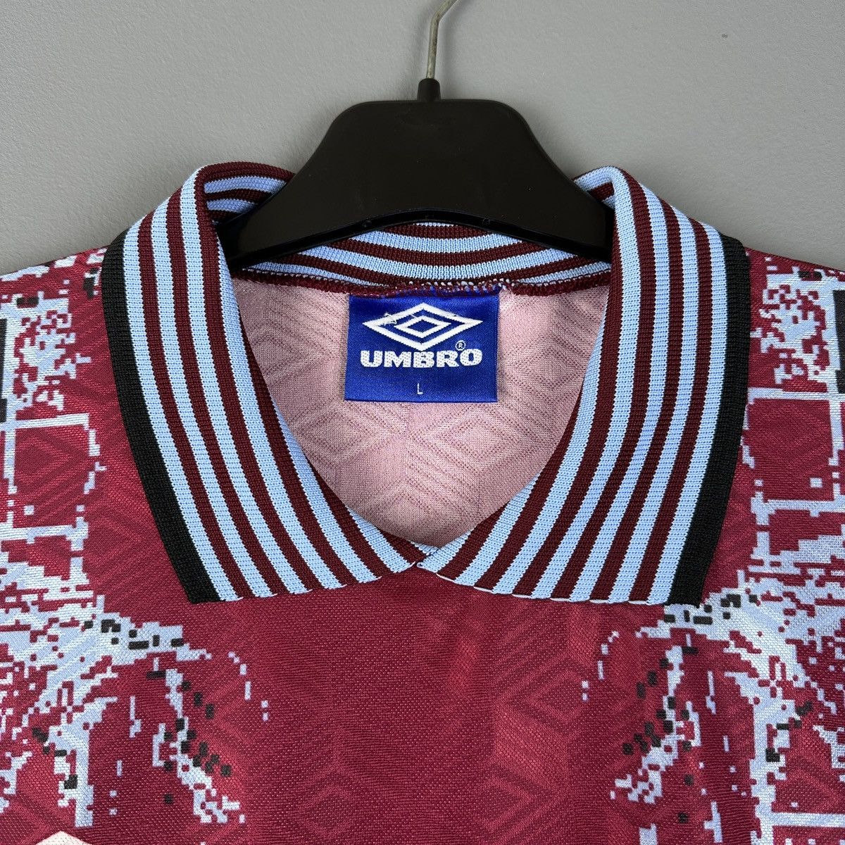 Umbro Vintage Umbro Soccer Jersey Men’s Football Shirt 1990s Size US L / EU 52-54 / 3 - 3 Thumbnail