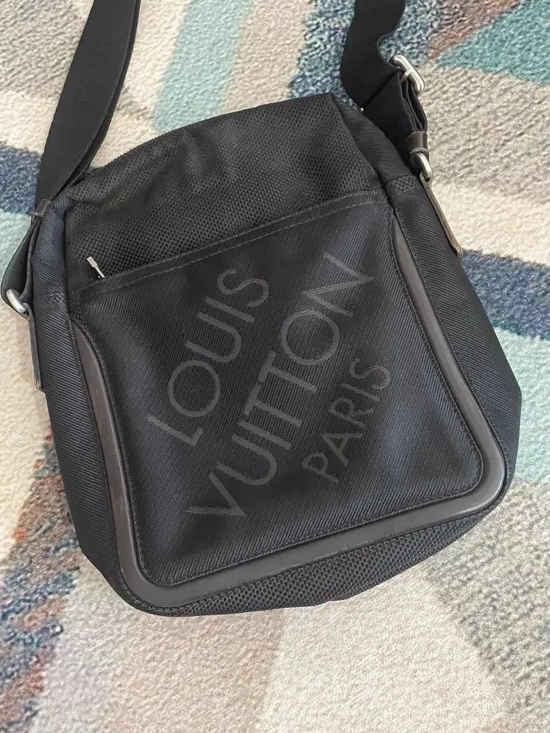 Louis Vuitton Louis Vuitton Men's Shoulder Crossbody Bag-2506 Size ONE SIZE - 4 Thumbnail