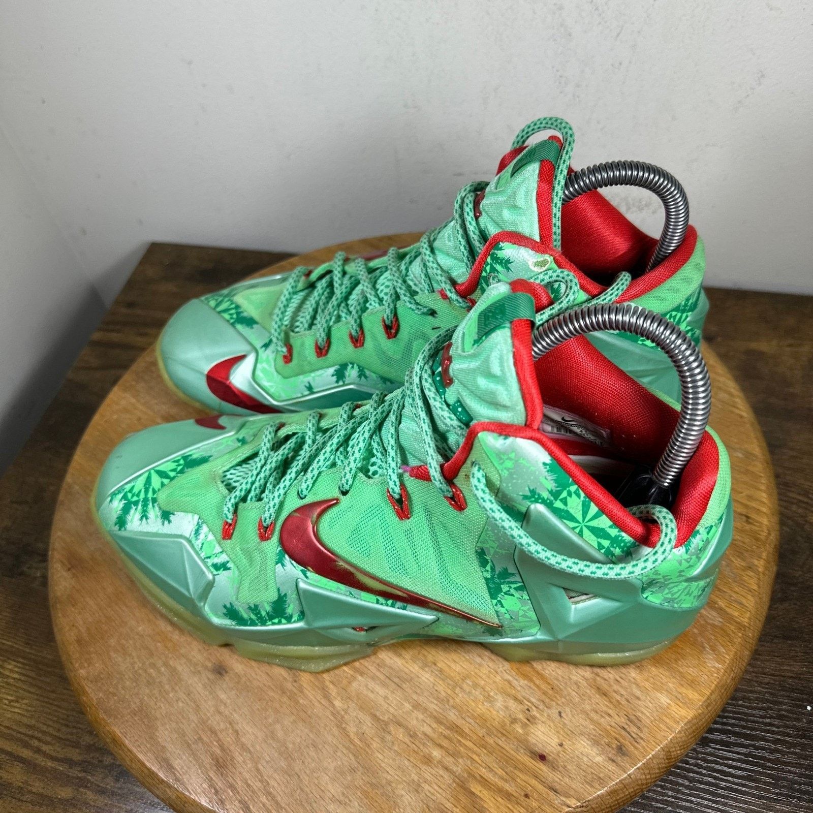 Nike Nike LeBron 11 Low Christmas Men's Size 8 Shoes 616175-301 Size US 8 / EU 41 - 9 Thumbnail