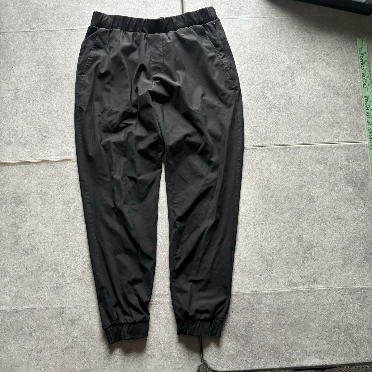 Old Navy Black old navy active the hybrid pant Size US 32 / EU 48 - 1 Thumbnail