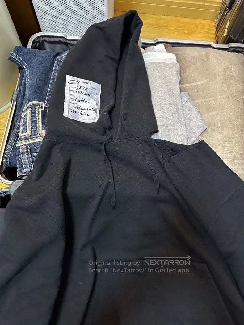 Vetements Vetements Off-the-Shoulder Hoodie Size US S / EU 44-46 / 1 - 2 Thumbnail