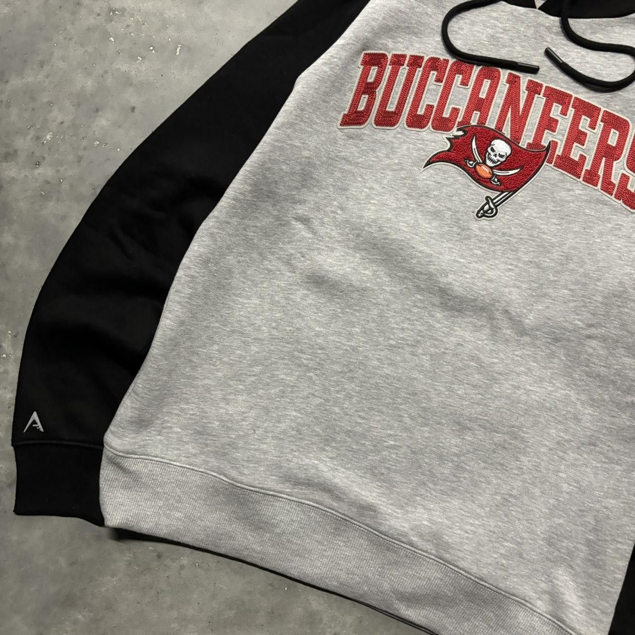 NFL × Vintage Crazy Vintage Y2K/2000s Grey Tampa Bay Buccaneers NFL Spellout Sports Hoodie! Size US S / EU 44-46 / 1 - 3 Thumbnail