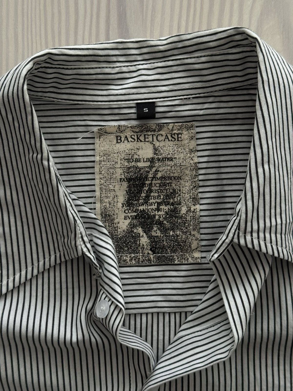 basketcase gallery Basketcase Gallery LOP cropped button-up Size S Size US S / EU 44-46 / 1 - 2 Thumbnail
