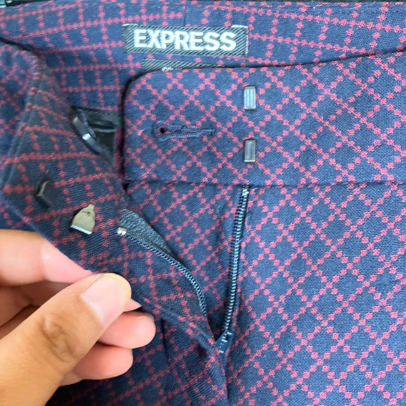 Express Express Womens Pants Dress Pants Straight Leg Mid Rise Navy Red Stretch 6 Regular Inseam 27in Argyle/Diamond Size 28" / US 6 / IT 42 - 4 Thumbnail