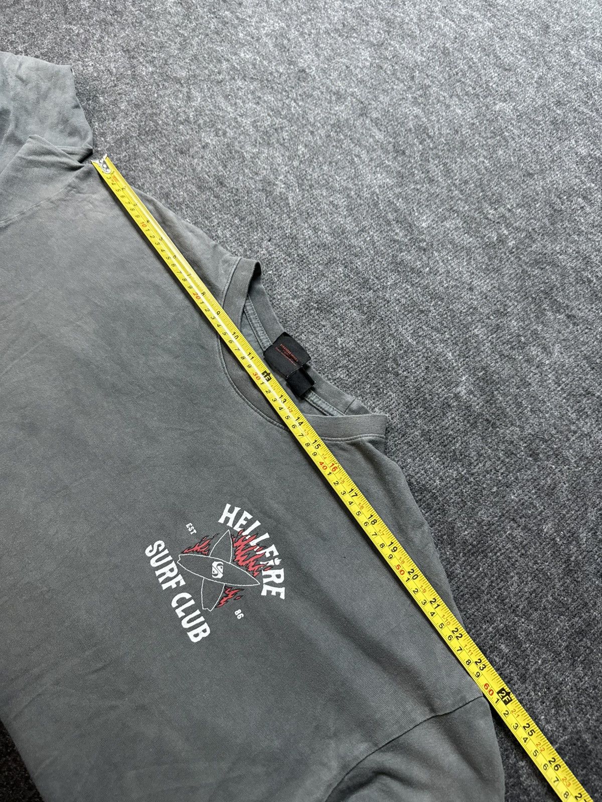 Quiksilver Quiksilver x Stranger Things Hellfire Surf Club Cropped long Size XS / US 0-2 / IT 36-38 - 19 Thumbnail