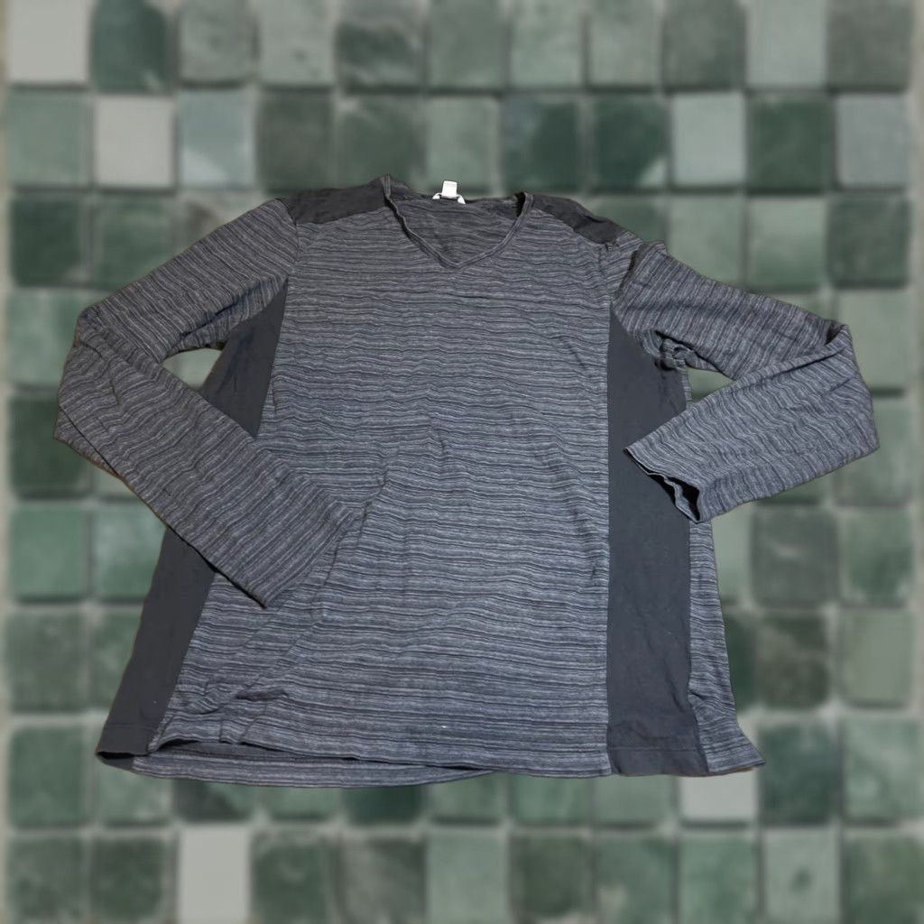 Calvin Klein Calvin Klein Top Womens Medium Black Long Sleeve Pullover Shirt Size M / US 6-8 / IT 42-44 - 1 Thumbnail