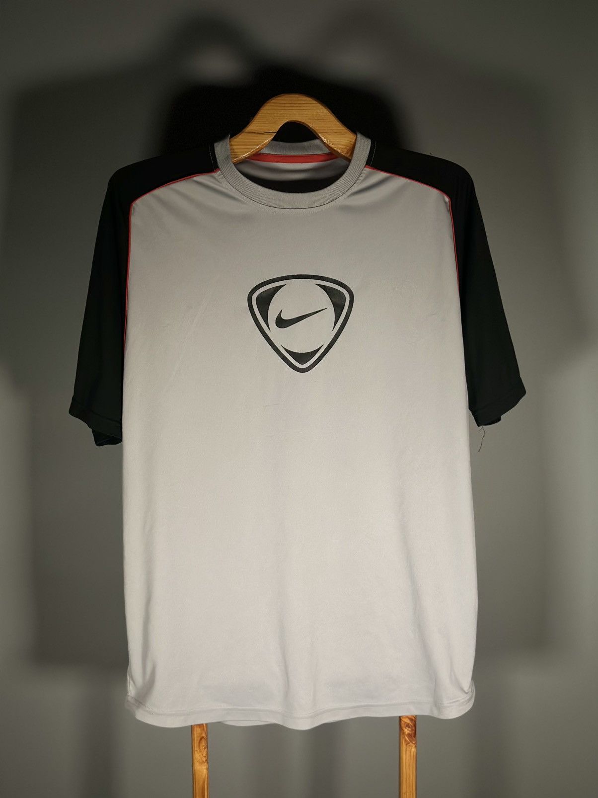 Nike VINTAGE BIG LOGO LARGE NIKE TEE🔥 Size US L / EU 52-54 / 3 - 3 Thumbnail