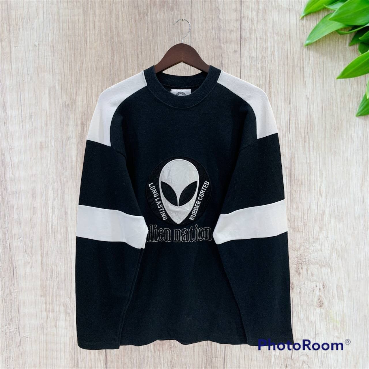 Vintage Vintage 1990s Alien Nation Skateboard Long Sleeve Tshirt Size US L / EU 52-54 / 3 - 1 Thumbnail