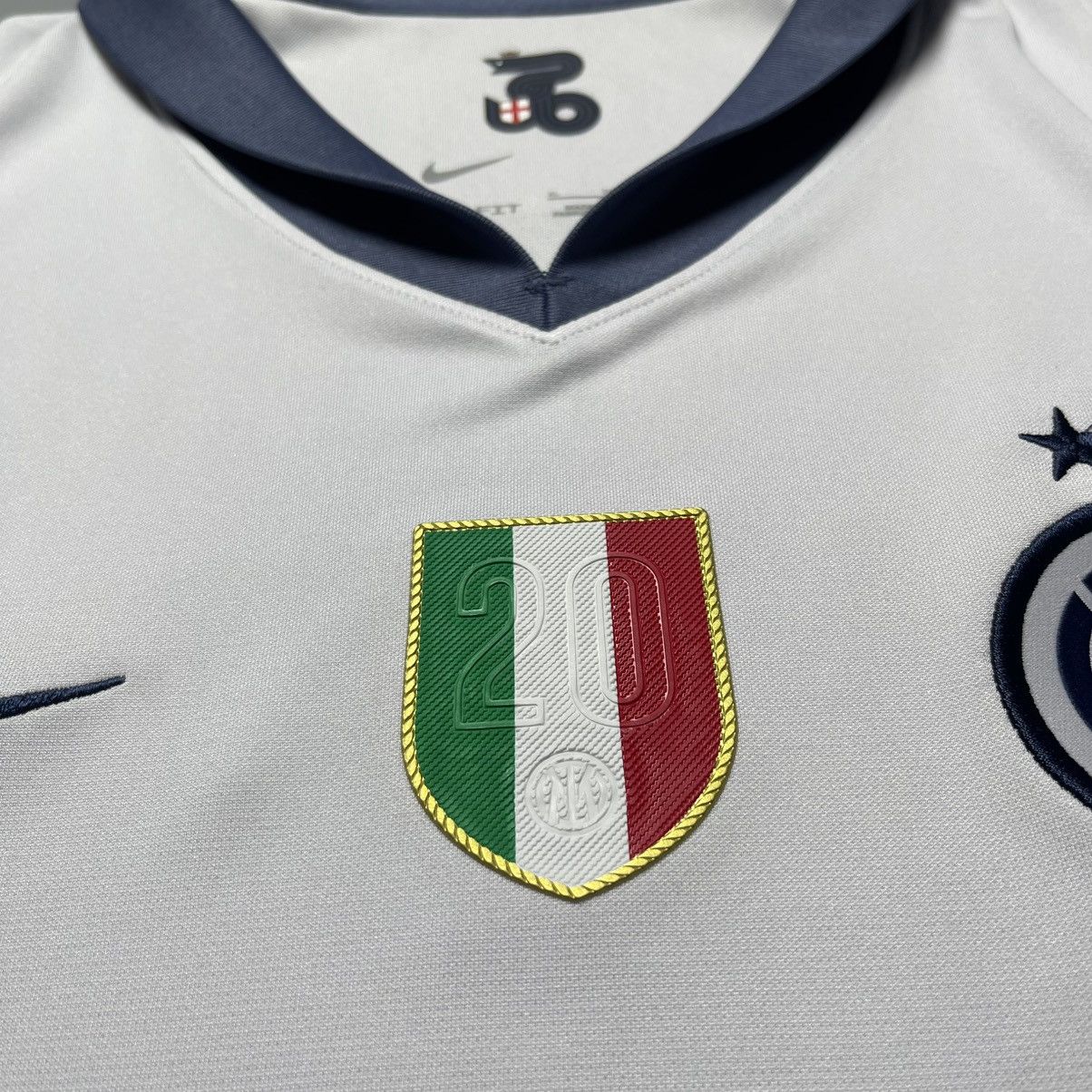Vintage INTER NIKE 2024/2025 FOOTBALL AWAY JERSEY #10 MARTINEZ Size US XL / EU 56 / 4 - 7 Thumbnail