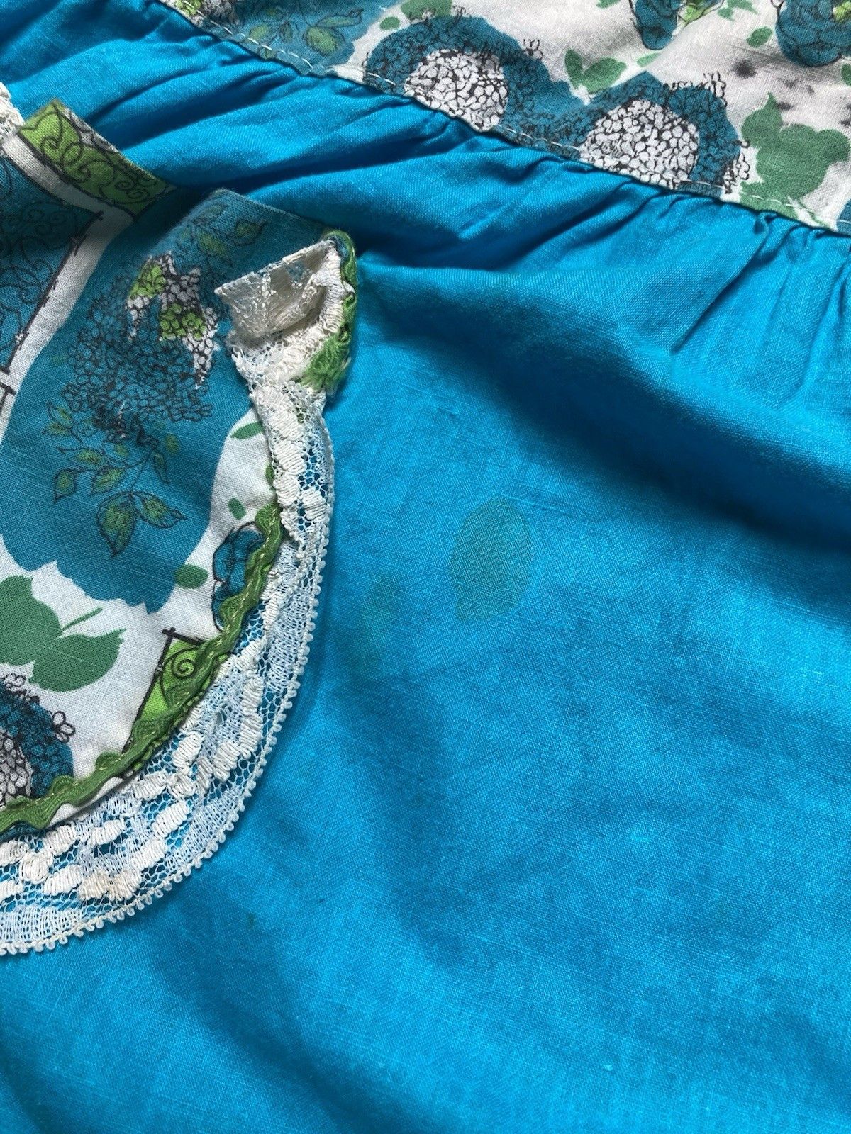 Vintage 1960s half apron floral print flowers lace cotton kitchen Size ONE SIZE - 4 Thumbnail