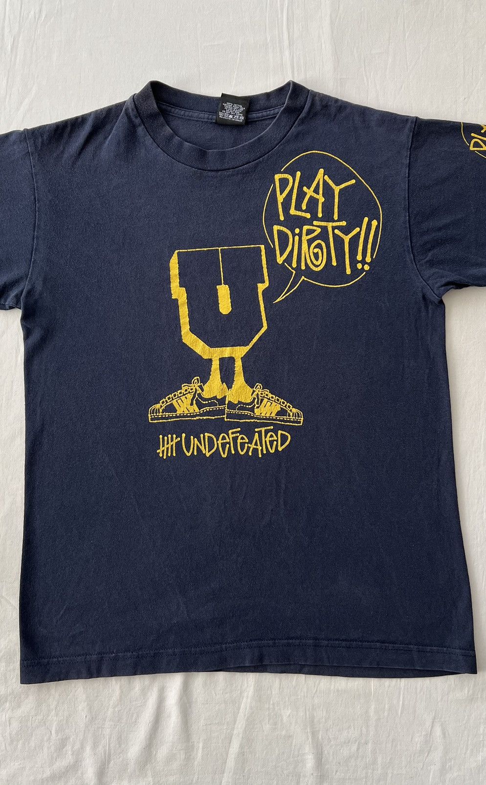 Stussy Vintage 2000s Stussy Undefeated Play Dirty Tokyo T-shirt Size US S / EU 44-46 / 1 - 5 Thumbnail