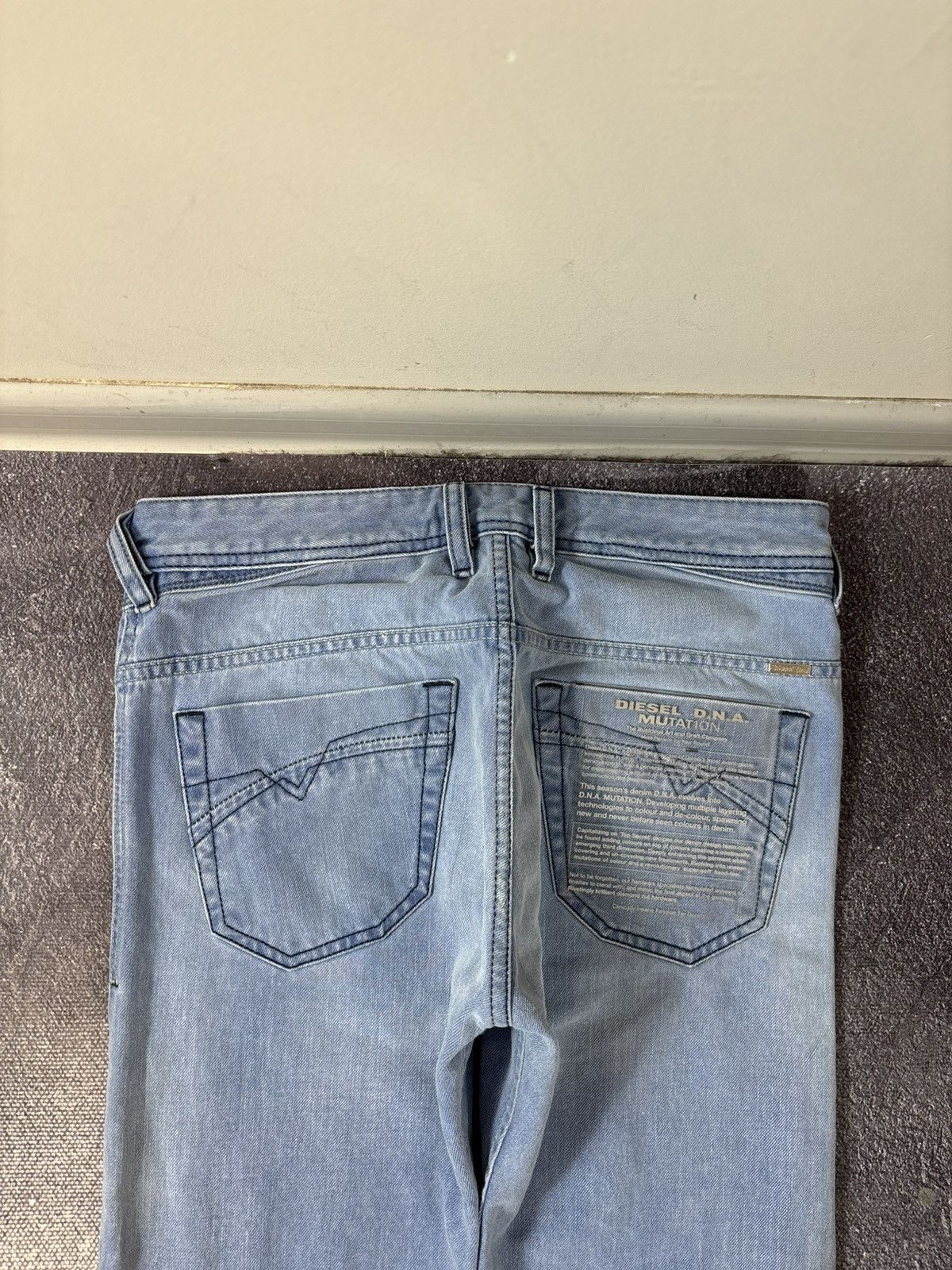 Diesel Diesel Iakop NWT Men’s Regular Slim Tapered Blue Denim Jeans Size US 28 / EU 44 - 17 Thumbnail