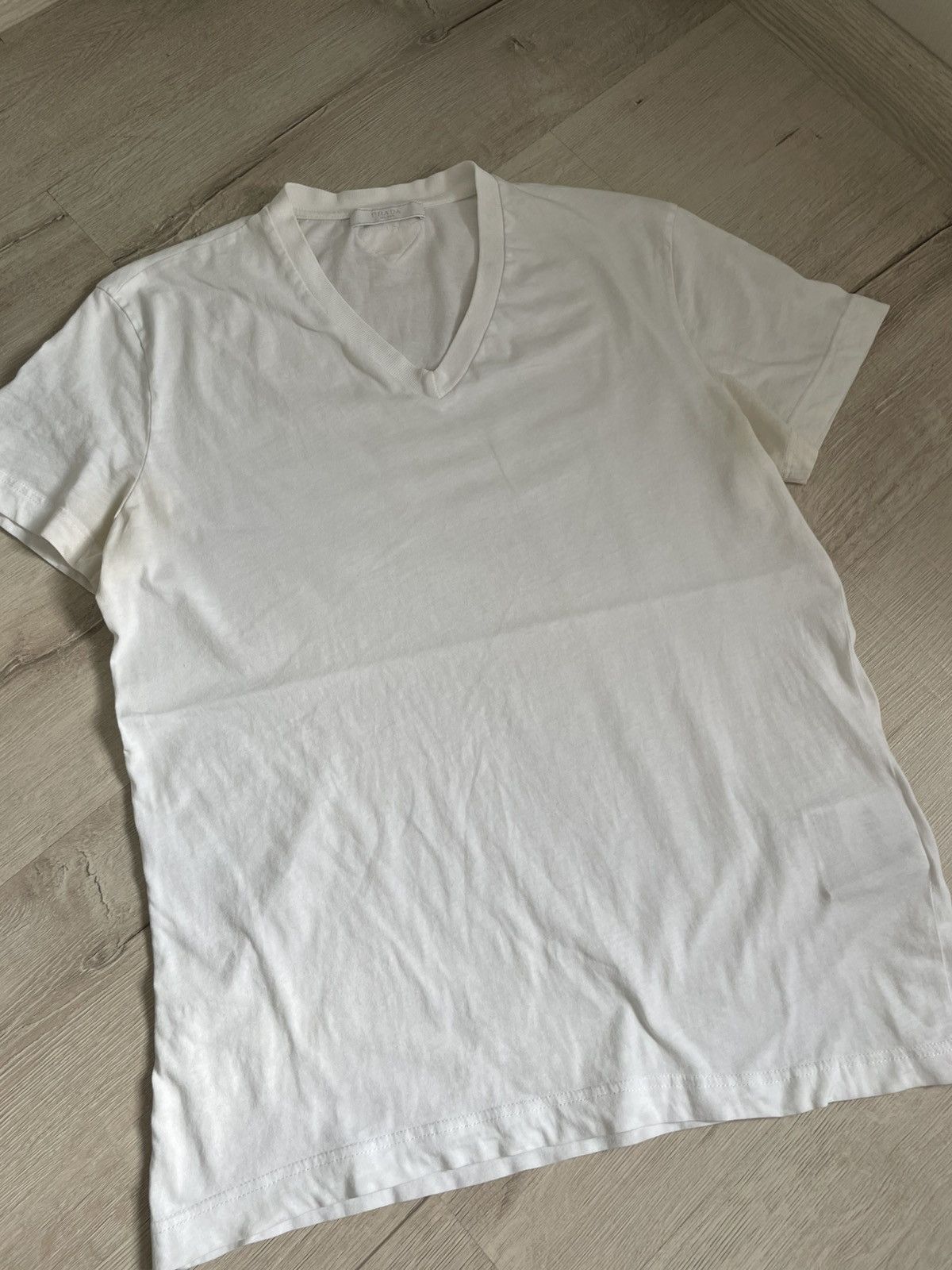 Designer × Prada Rare Prada v-Neck Tee with Triangle back t-shirt Y2k Size US S / EU 44-46 / 1 - 4 Thumbnail