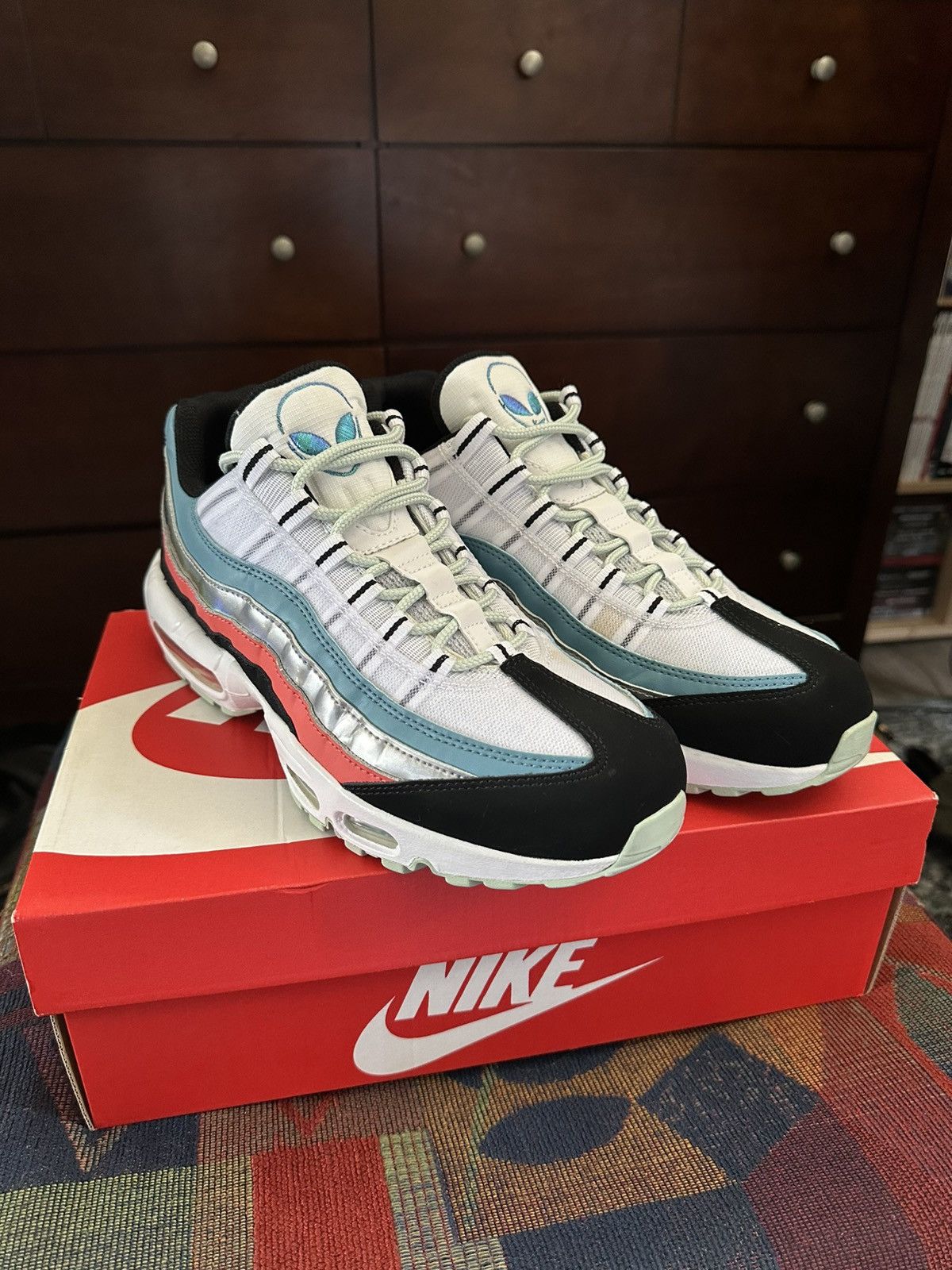 Nike Nike Air Max 95 Aliens White Black-Cerulean Size US 10 / EU 43 - 1 Thumbnail