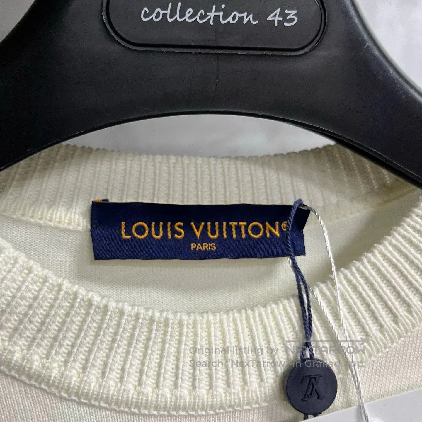 Louis Vuitton Louis Vuitton 25 Solid Print Round Neck T. Size US S / EU 44-46 / 1 - 2 Thumbnail