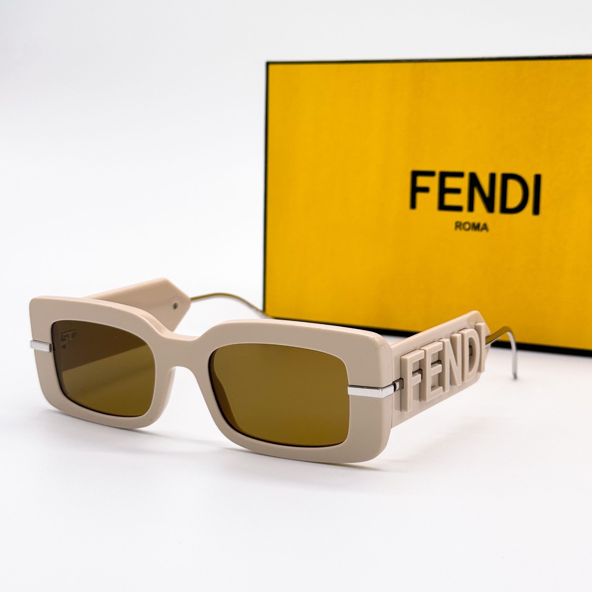 Fendi NEW FENDI SUNGLASSES FE40133I 57E BEIGE WOMEN EYEWEAR FENDI Size ONE SIZE - 1 Thumbnail