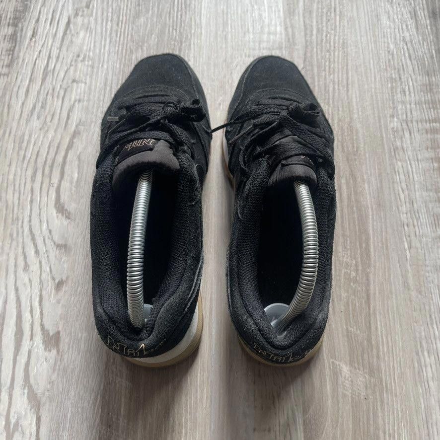 Nike NIKE • WMNS MD Runner 2 SE "Black Gum" (6.5M) Size US 6.5 / EU 39-40 - 7 Thumbnail