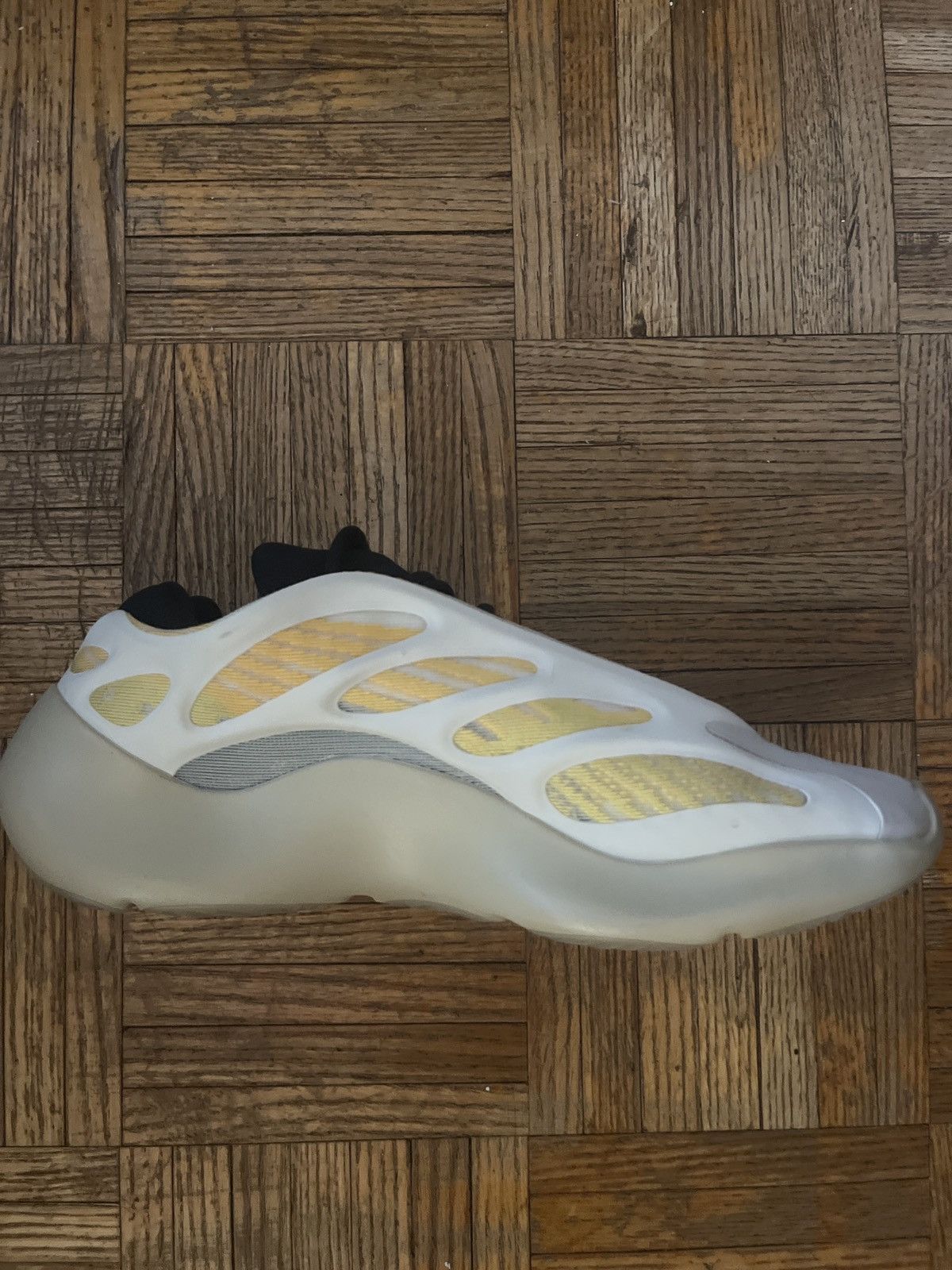 Yeezy Yeezy 700 Size US 12 / EU 45 - 2 Thumbnail
