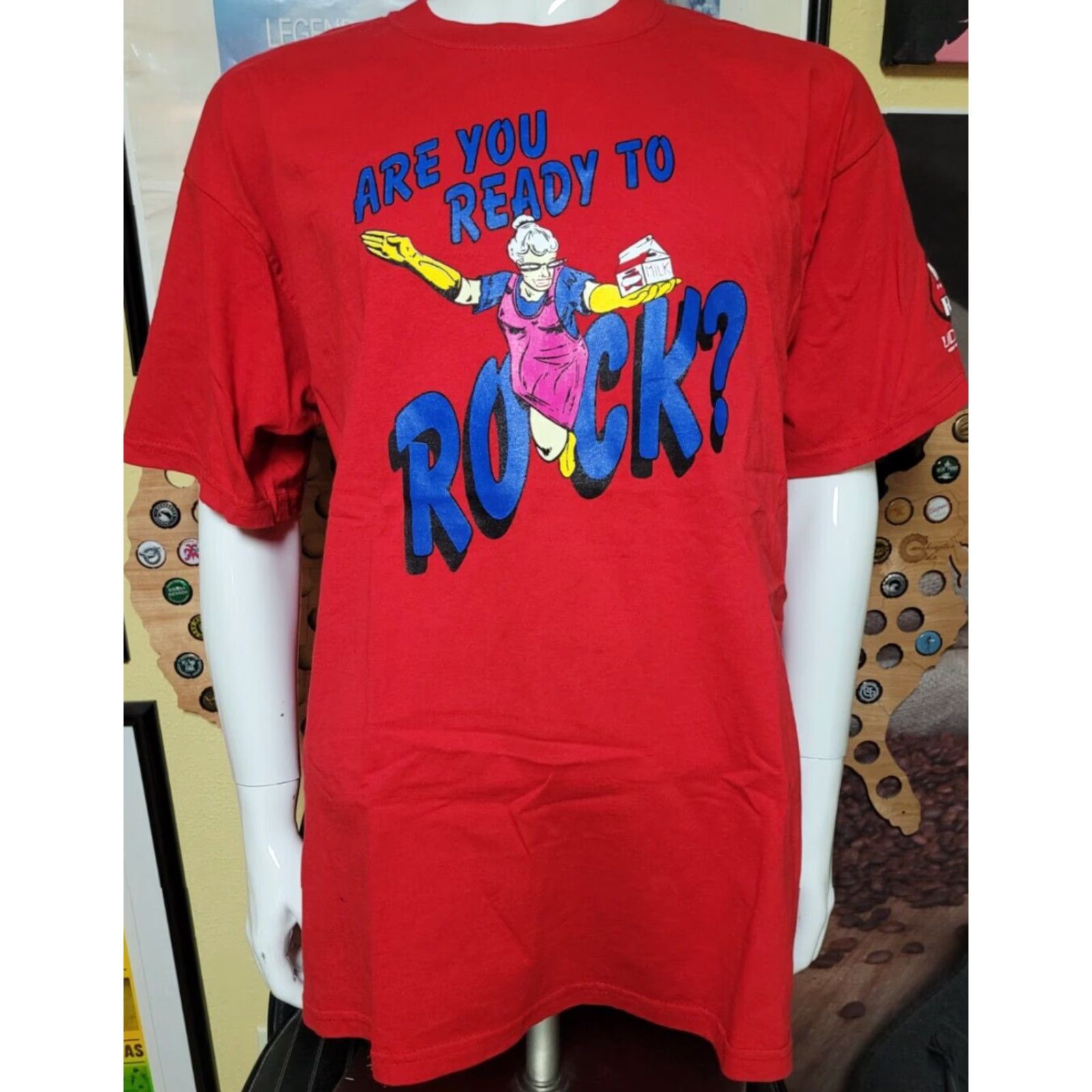 Gildan Milk From The Lunch Lady T Shirt XL Dairy Michigan Gildan Red Cotton Man Short Sleeve Crew Neck Graphic Tee 2000s Mens Size US XL / EU 56 / 4 - 2 Thumbnail