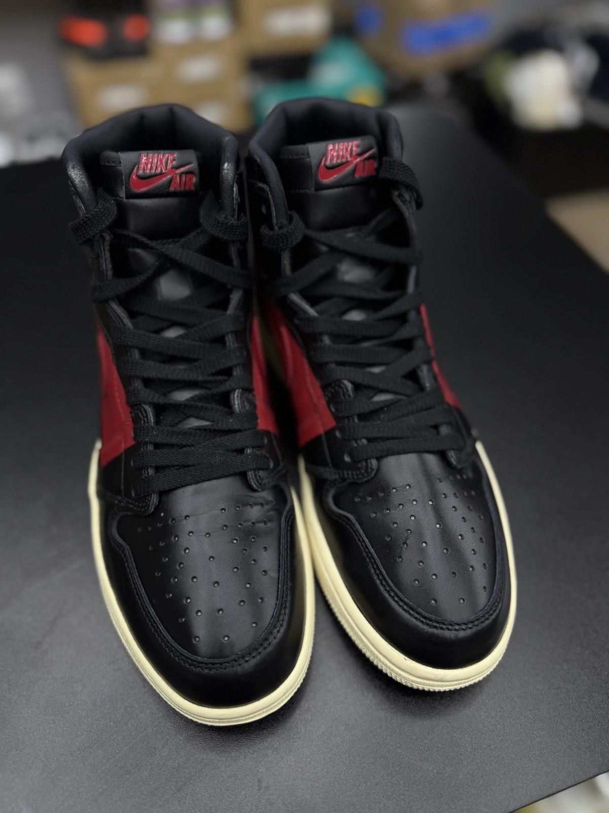 Jordan Brand Air Jordan 1 Retro OG Defiant Couture (10) BQ6682-006 Nike Size US 10 / EU 43 - 8 Thumbnail