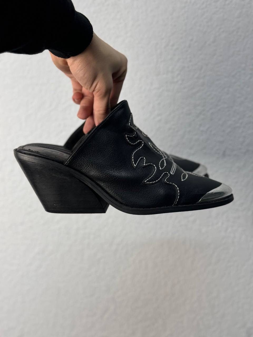 Avant Garde x Guidi 90's Vintage Leather Cowboy Slide Boots Western Shoes in Black, Women's (Size 6)