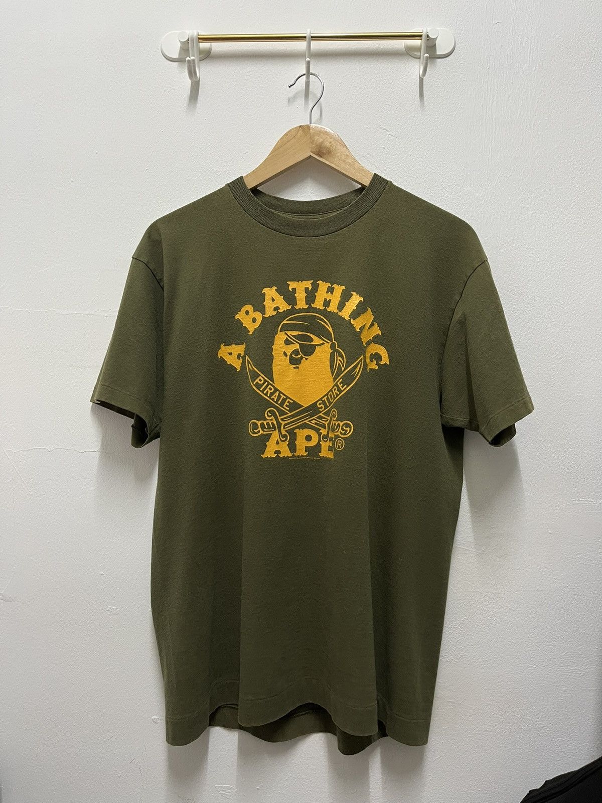 Bape Bathing Ape Pirate Store (vintage) Size US L / EU 52-54 / 3 - 1 Thumbnail