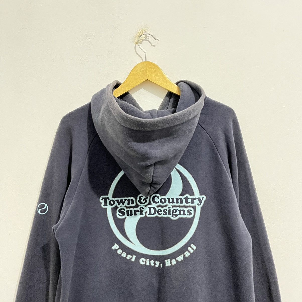 Japanese Brand Vintage Sun Faded Town And Country T&C Surf Design Size US M / EU 48-50 / 2 - 5 Thumbnail