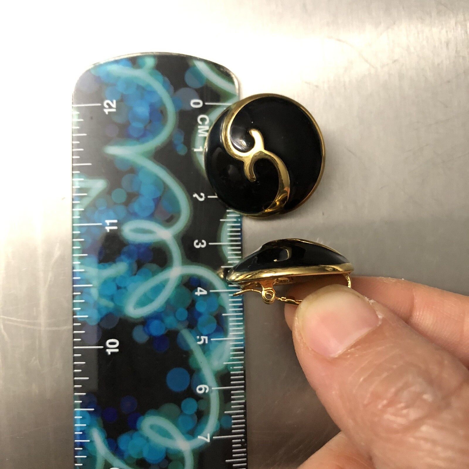 Other Vtg 80s Trifari Earrings Gold Tone Black Enamel Clip On Size ONE SIZE - 8 Thumbnail