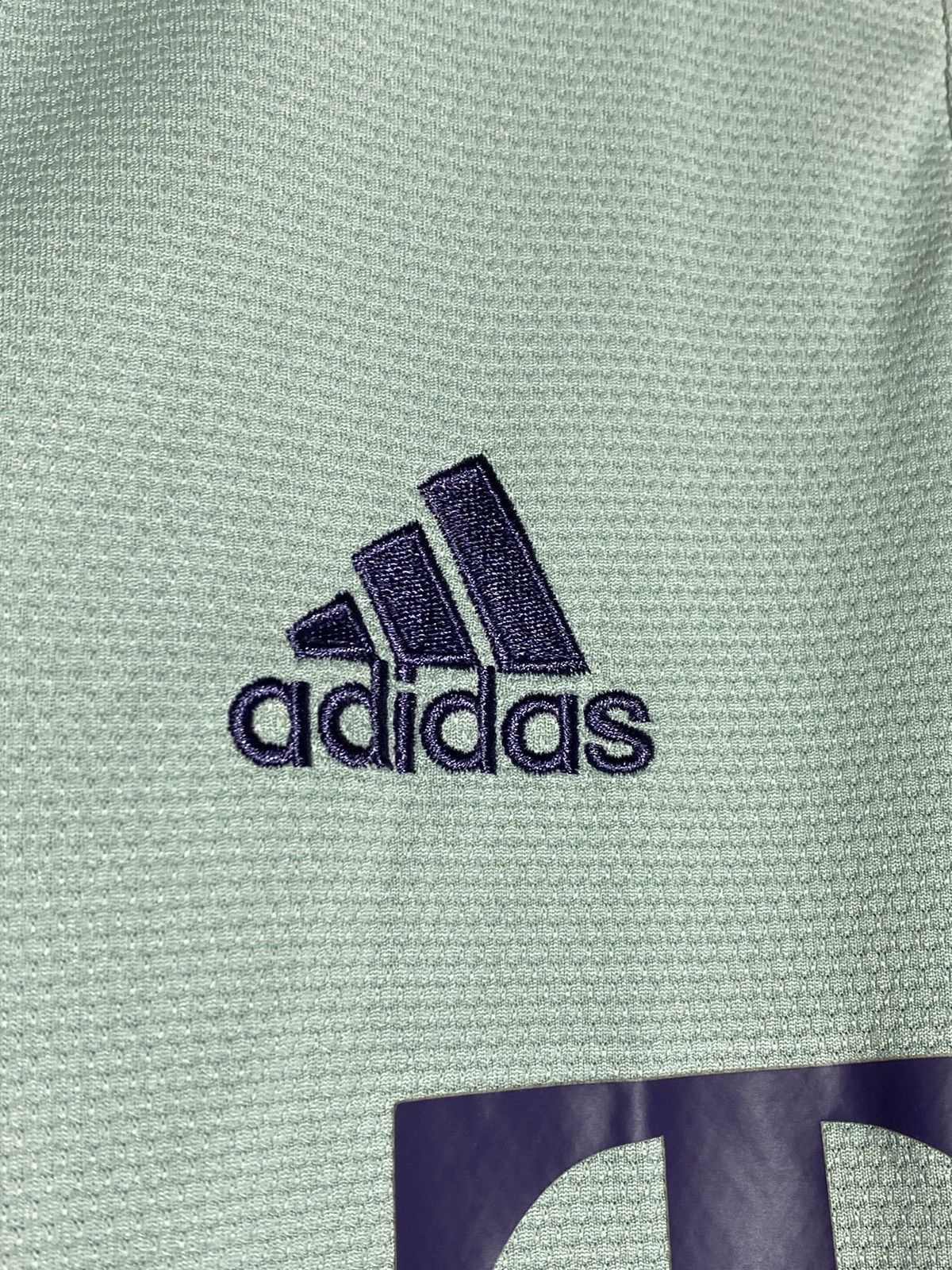 Adidas Adidas FC Bayern Munchen 2018/19 Away Football Shirt Size US S / EU 44-46 / 1 - 6 Thumbnail