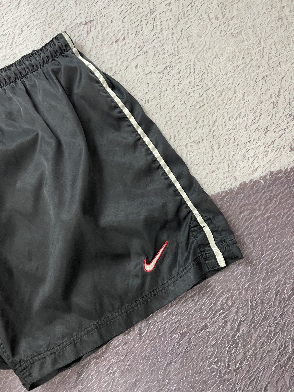 Nike Nike vintage 90s Tirol Innsbruck black nylon shorts Size US 34 / EU 50 - 4 Thumbnail