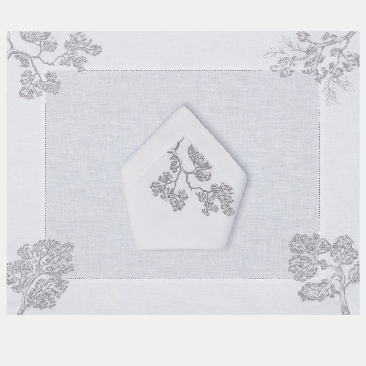 Dior o1bcso1str0225 Size:OS/ Placemat And Napkin Set in Grey Size ONE SIZE - 1 Thumbnail