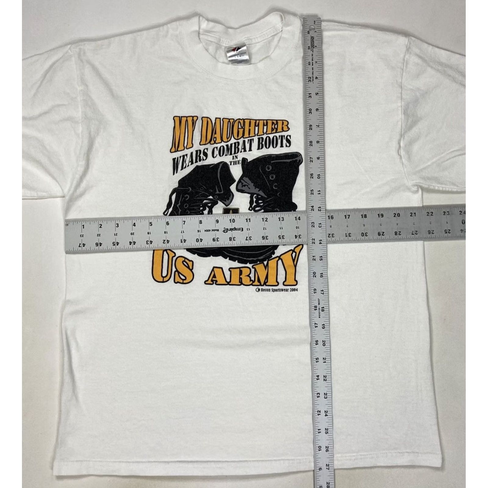 Jerzees VINTAGE My Daughter Wears Combat Boots US Army 2004 Graphic T-shirt Men Large Size US L / EU 52-54 / 3 - 7 Thumbnail