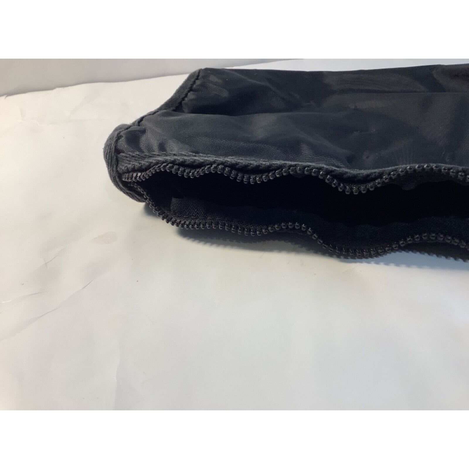 RAYMOND WEIL Raymond Weil Geneve Toiletries Black W/ Zip Closure Size ONE SIZE - 3 Thumbnail