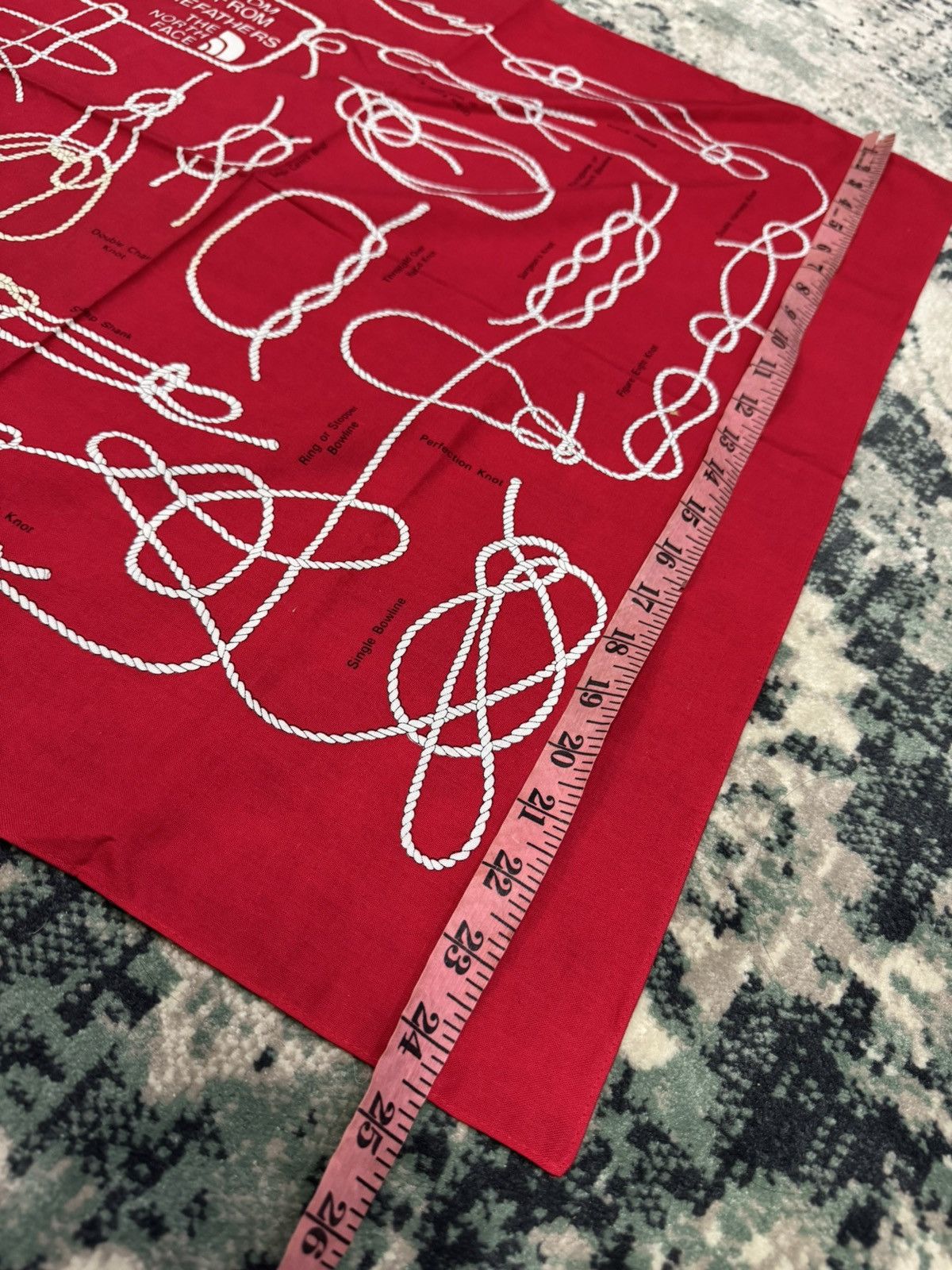 The North Face THE NORTH FACE KNOTS PRINTED HANDKERCHIEF SCARF Size ONE SIZE - 4 Thumbnail