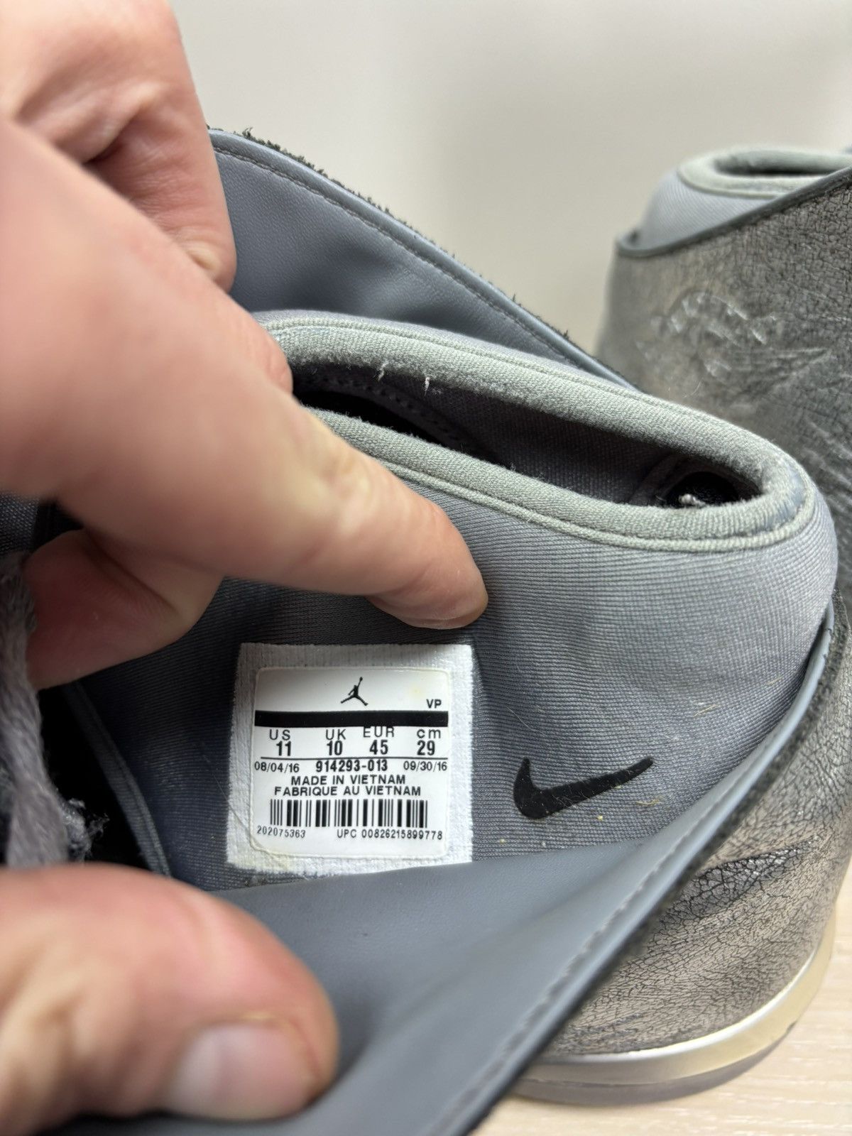 Nike Mens sneakers Nike Air Jordan XXXL 31 Size 45 Color Gray Size US 11 / EU 44 - 11 Thumbnail