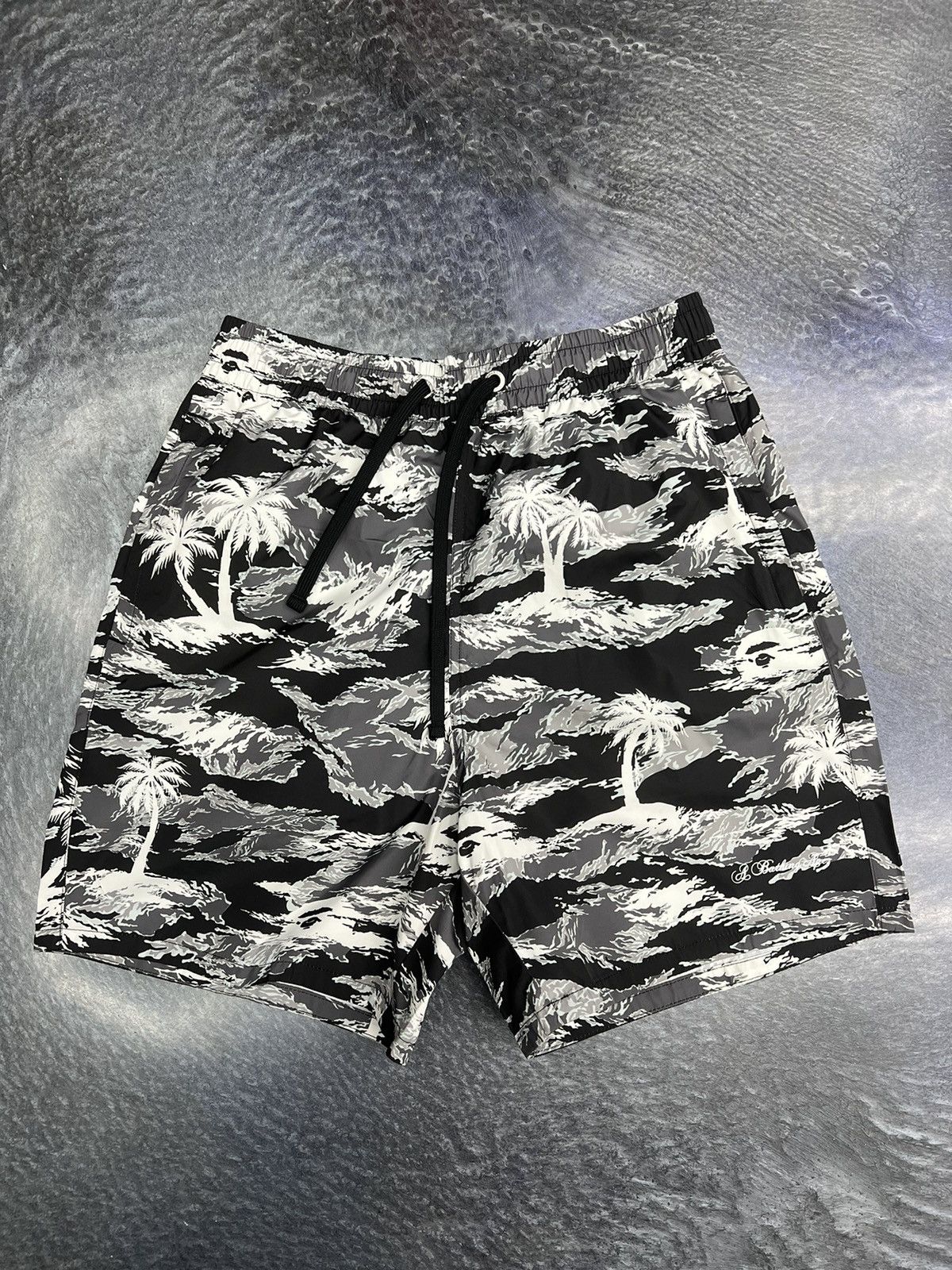 Bape Bape Palm Tree Camo Beach Shorts Size US 30 / EU 46 - 1 Thumbnail
