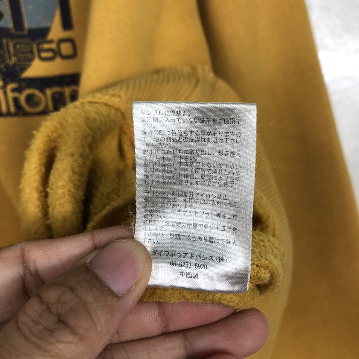 Japanese Brand Vintage Hang Ten Surf Crewneck Sunset Graphic, Mustard Gold Size US M / EU 48-50 / 2 - 16 Thumbnail