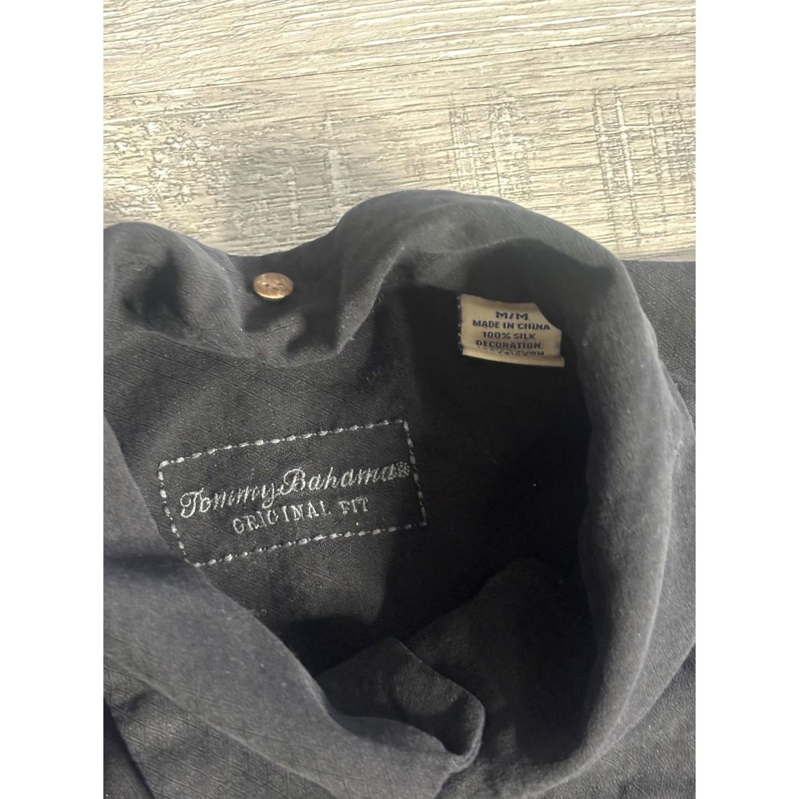Tommy Bahama VINTAGE Tommy Bahama Shirt Mens Medium Black Silk Cigar Lounge Pin-Up Camp Button Front Size US M / EU 48-50 / 2 - 4 Thumbnail