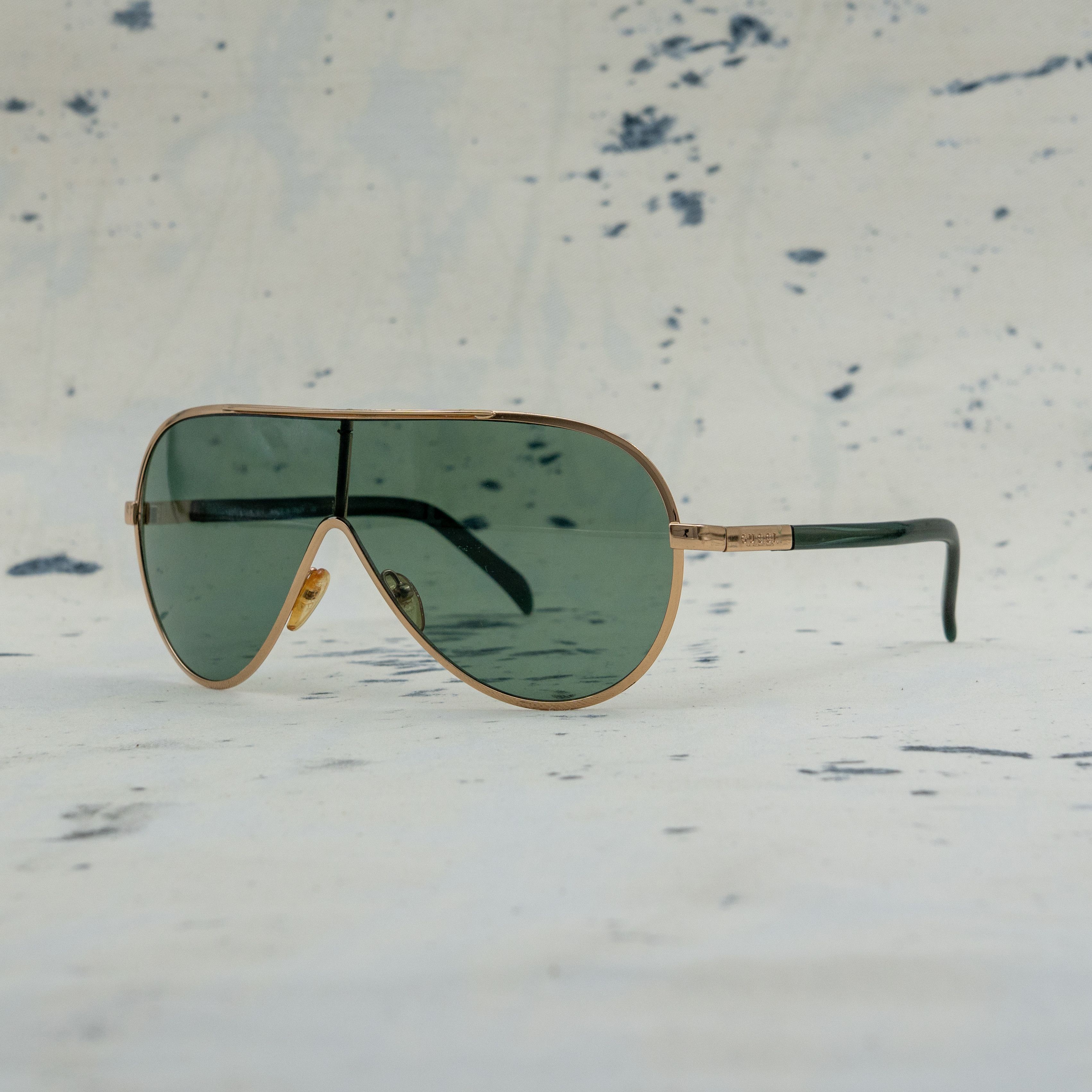 Gucci × Vintage ✨ Y2K Gucci Small Sunglasses Clear Grey GG2452