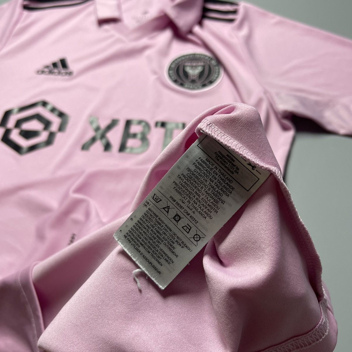 Vintage INTER MIAMI ADIDAS 2023/2024 FOOTBALL HOME JERSEY #10 MESSI Size US M / EU 48-50 / 2 - 15 Thumbnail