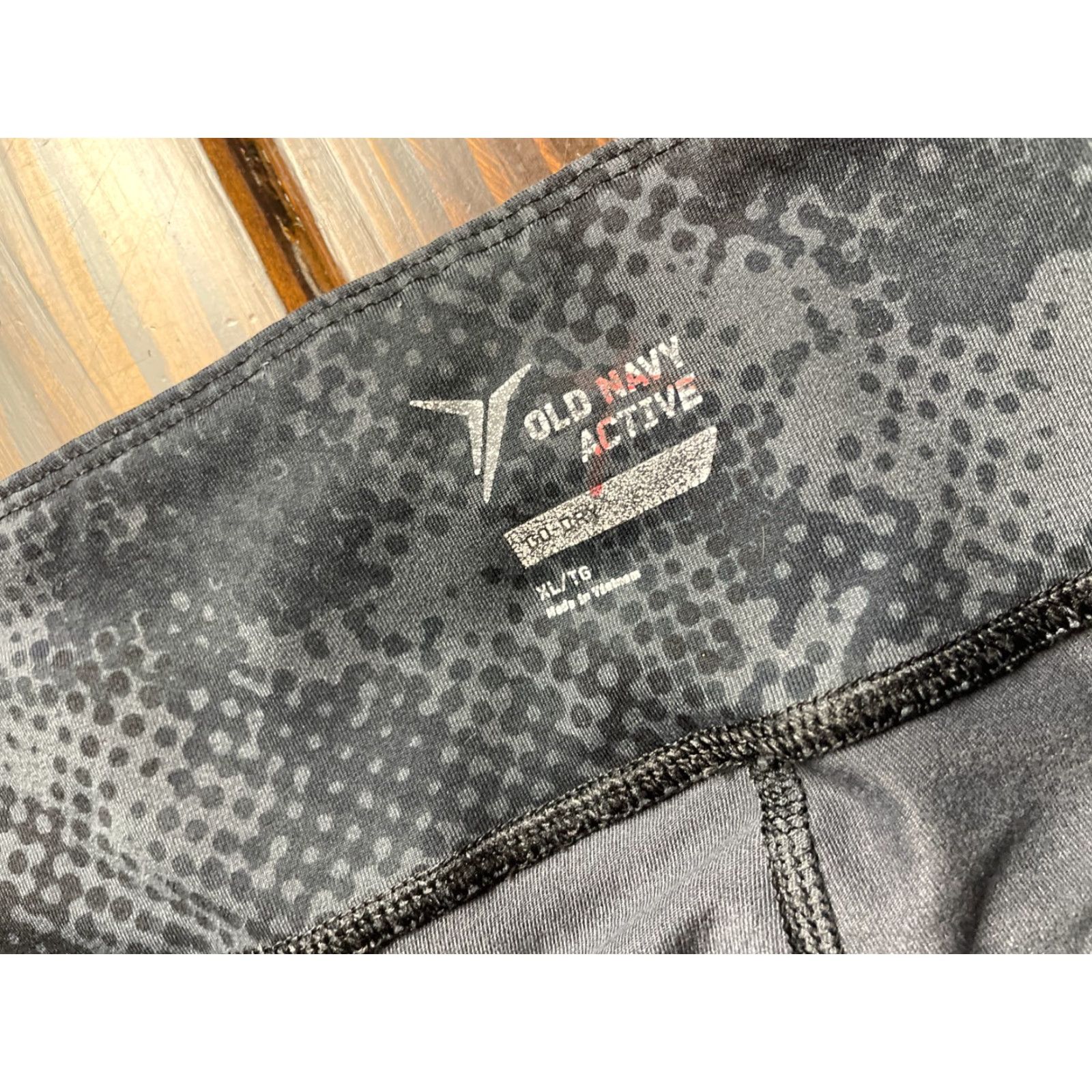 Old Navy Old Navy Active Leggings Women's XL Black Gray Activewear GO-DRY Stretch Size 40" / US 18 - 3 Thumbnail