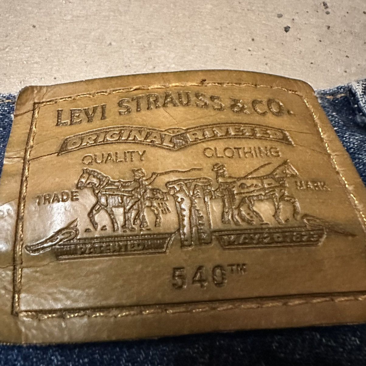 Levi's Vintage Y2K Levis 540 Relaxed Fit Bronze Tab Blue Jeans Size US 36 / EU 52 - 4 Thumbnail