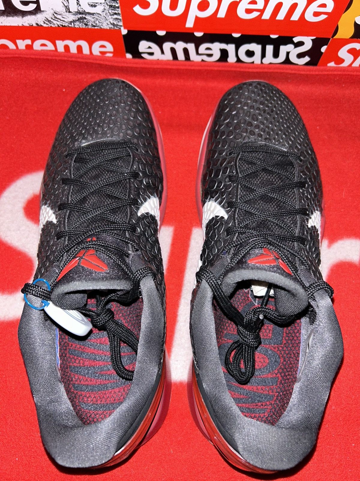 Nike Nike Kobe 6 ‘Bred’ 429659-001 size 12 VNDS RARE KOBE VI Size US 12 / EU 45 - 4 Thumbnail